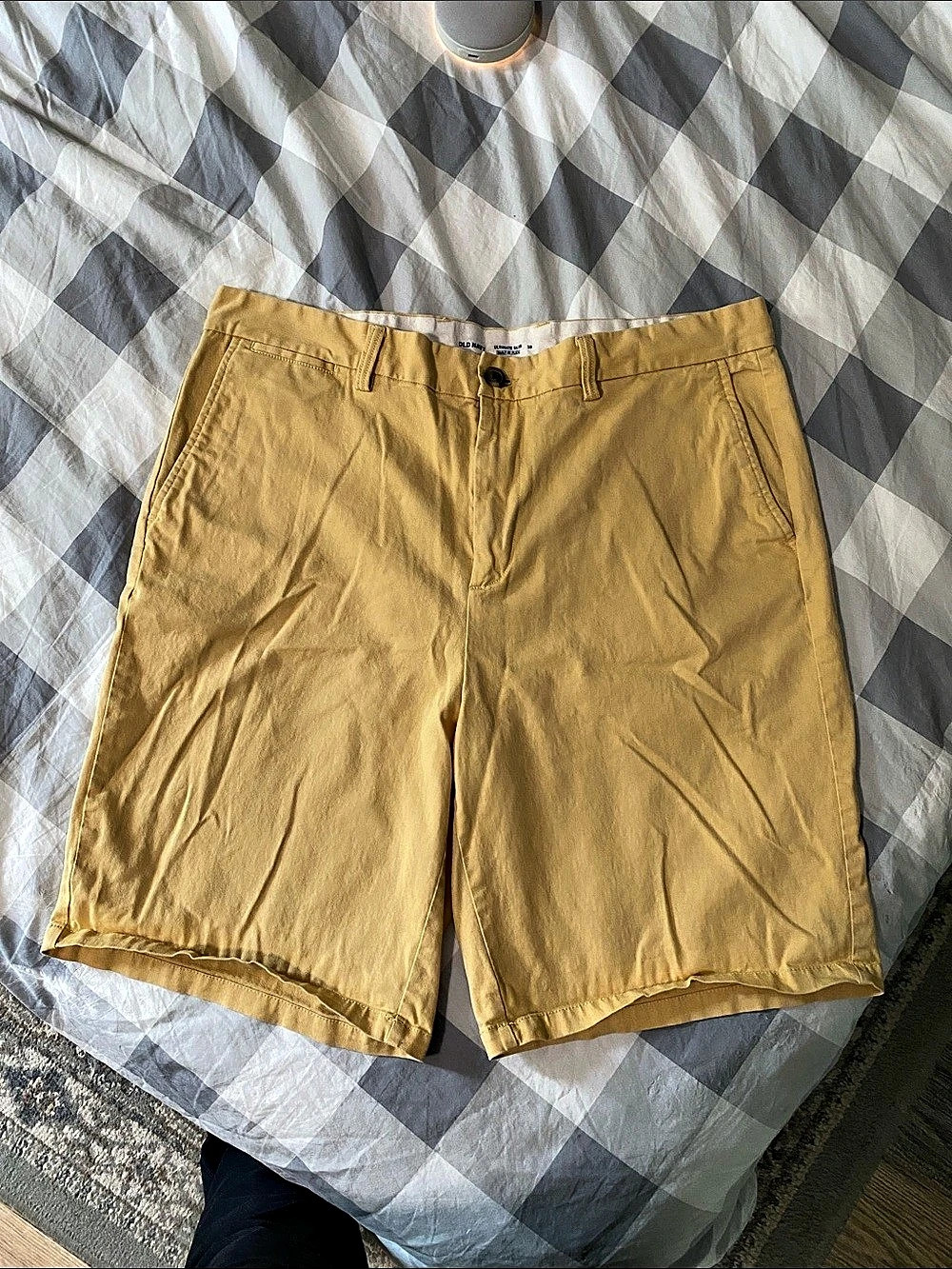 Old Navy Ultimate Slim Built-In Flex Chino Shorts Yellow Waist 38